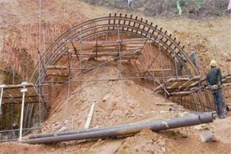 黎母山镇钢花管锚杆施工